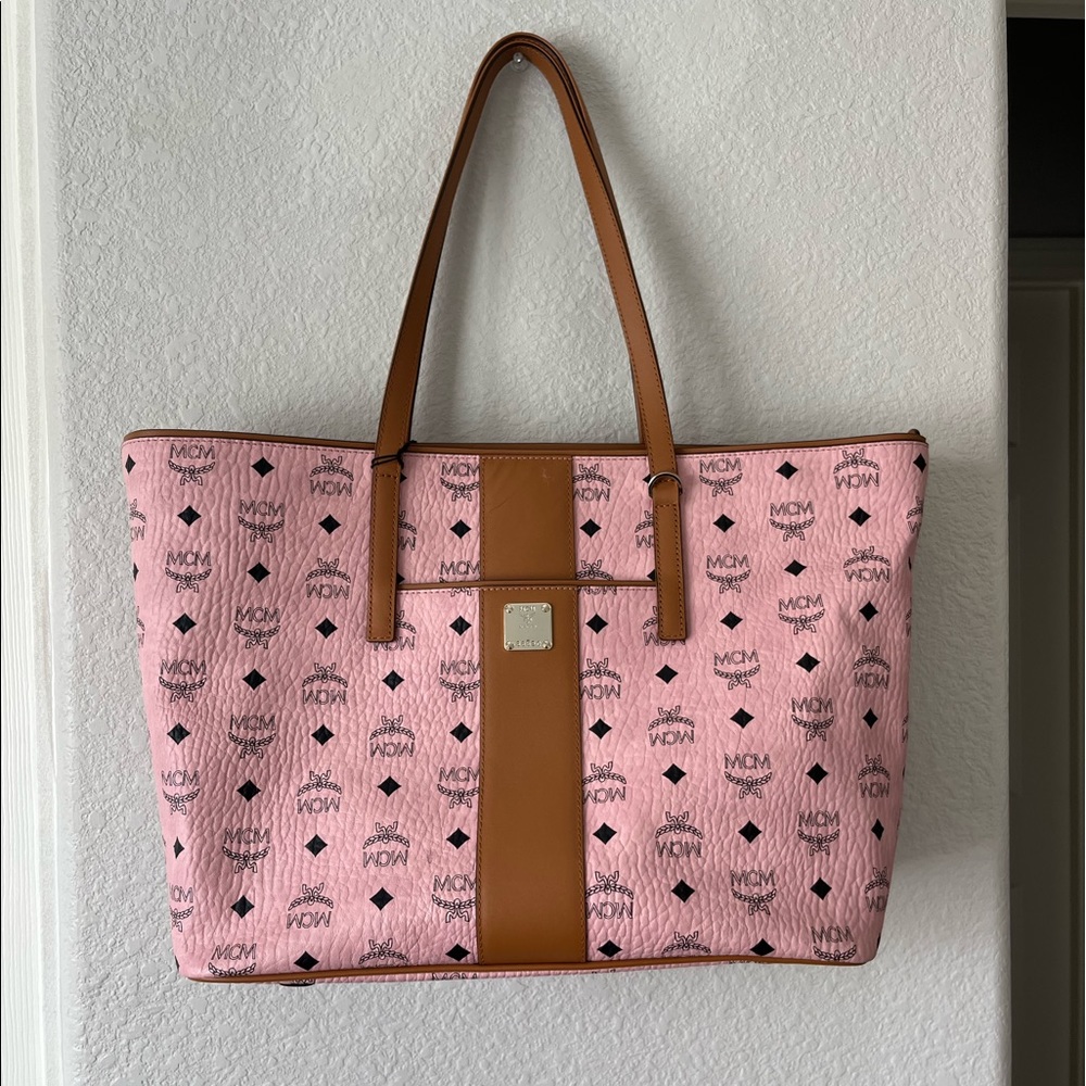 MCM ANYA MEDIUM VISETOS ZIP TOP SHOPPER - Soft pink